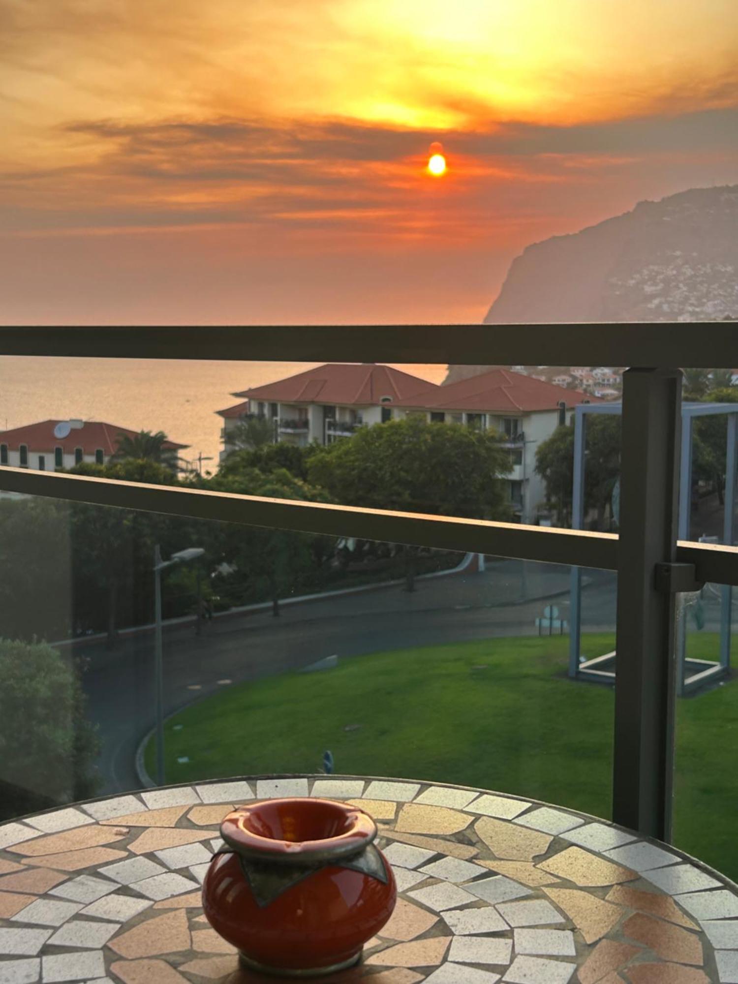 Appartamento Cozy T2 With Ocean View Funchal  Esterno foto