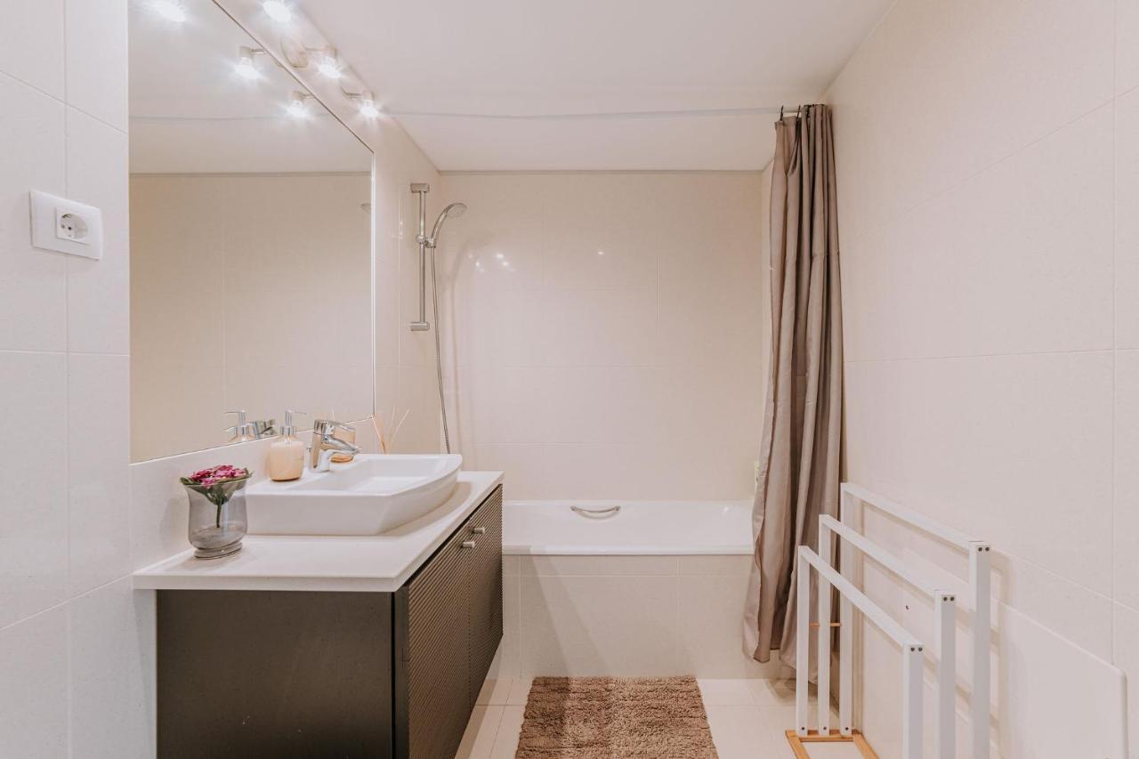 Appartamento Cozy T2 With Ocean View Funchal  Esterno foto